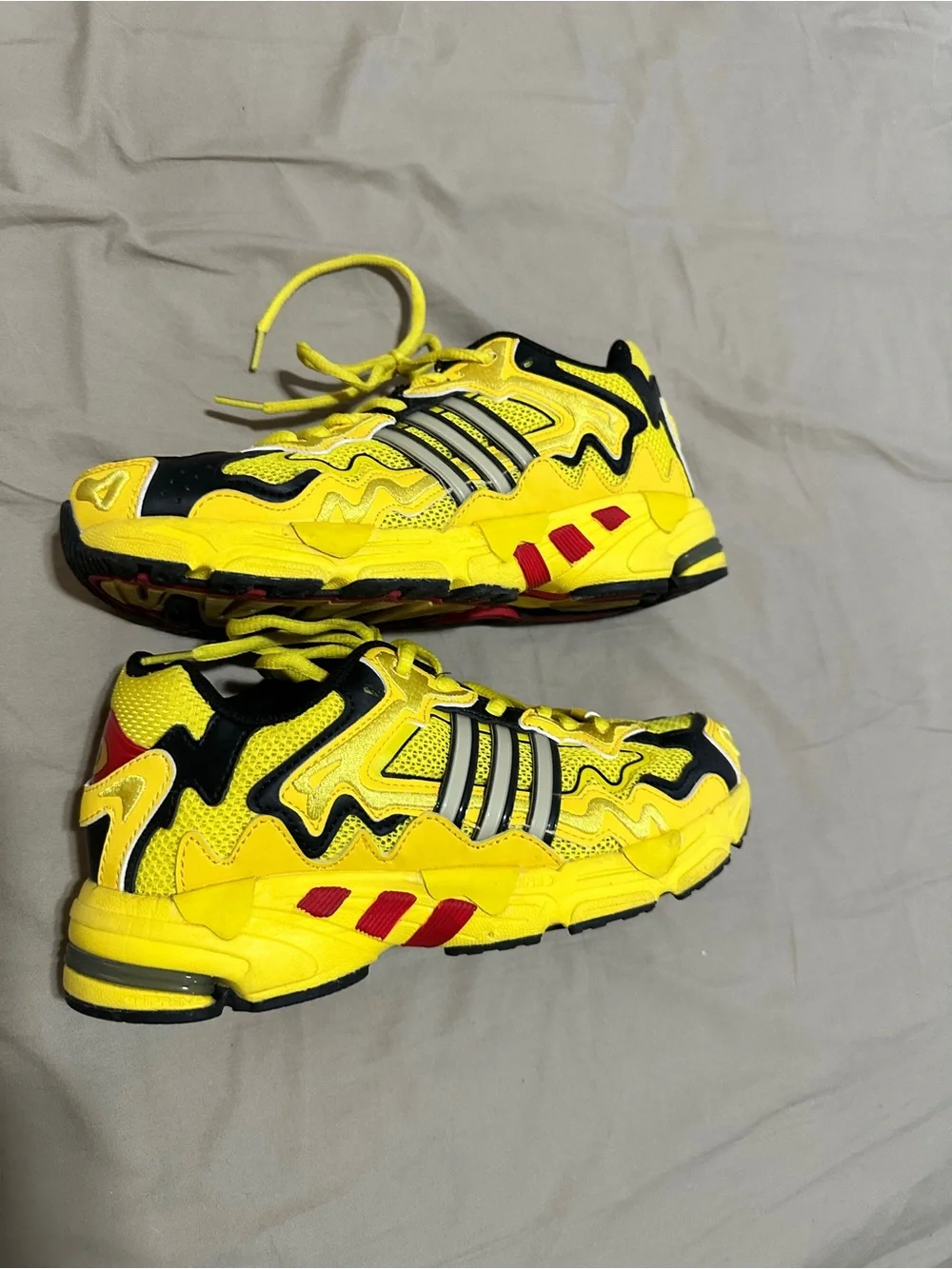 Bad Bunny Paso Fino Sneakers Kids Size 5.5
